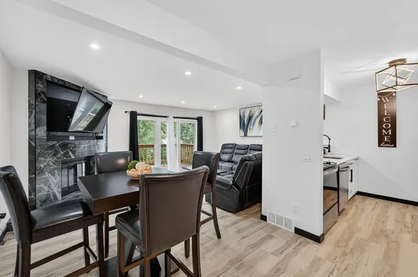 $399,000 | 2911 Marina Drive, Middleton, WI 53562