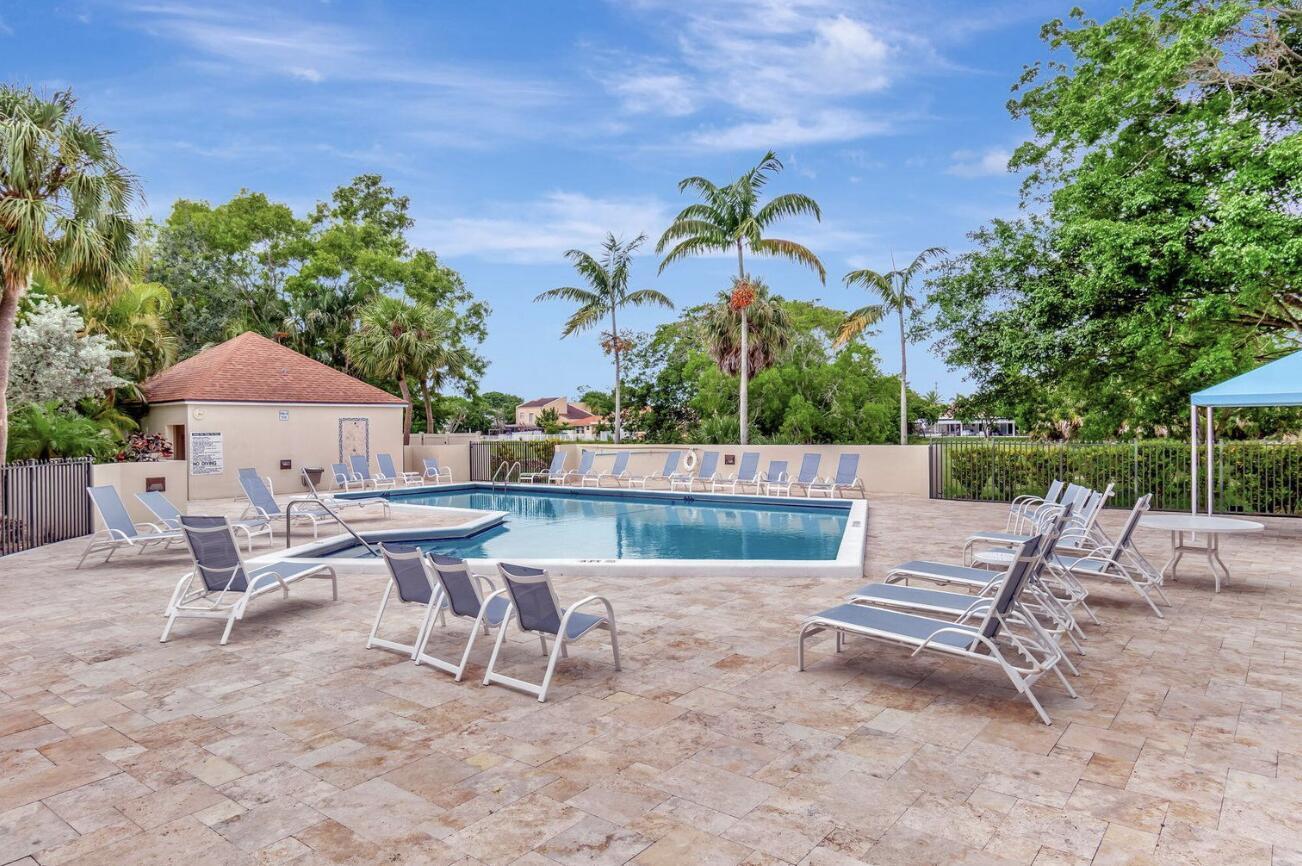 5851 Camino Del Sol, Unit 203 Boca Raton, FL 33433 - Photo 27 of 33 POOL