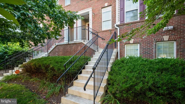 $347,900 | 5504 Capital Gateway Drive, Unit 415, Suitland, MD 20746