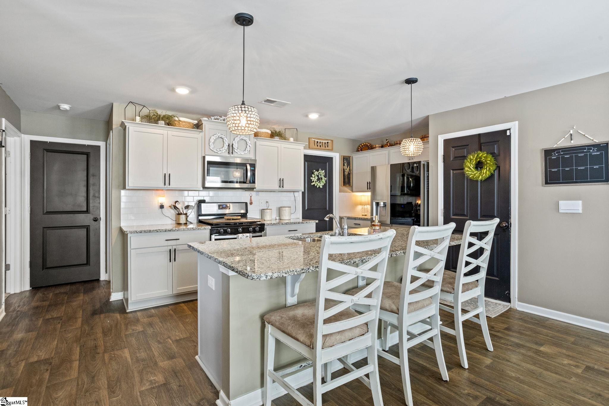 753 Ashwood Way Easley, SC 29640 - Photo 4 of 32