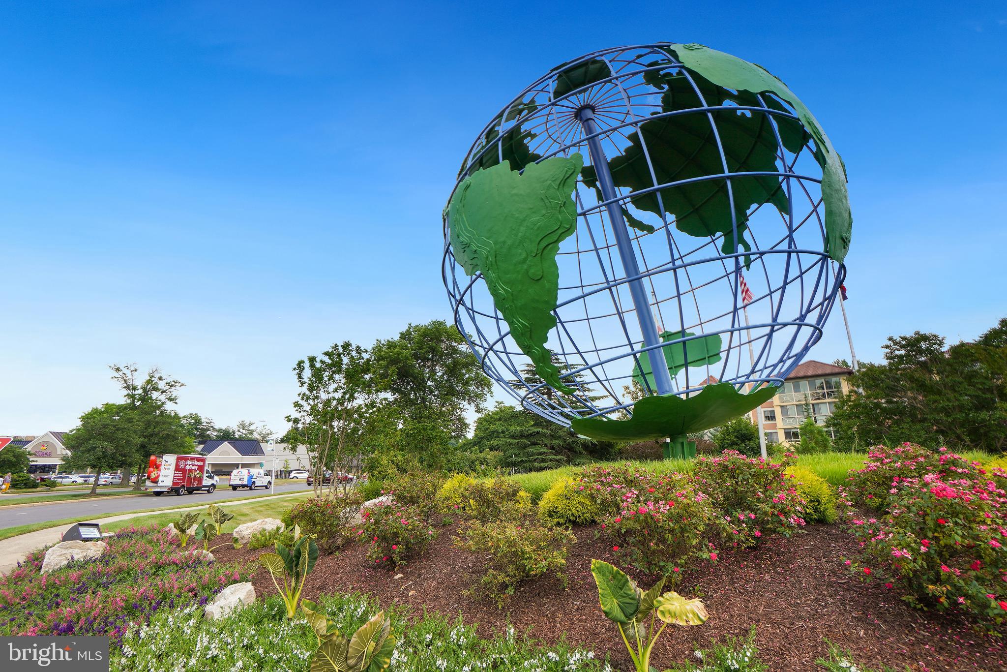 15100 Interlachen Drive, Unit 4517 Silver Spring, MD 20906 - Photo 40 of 42 a view of a bird of a building