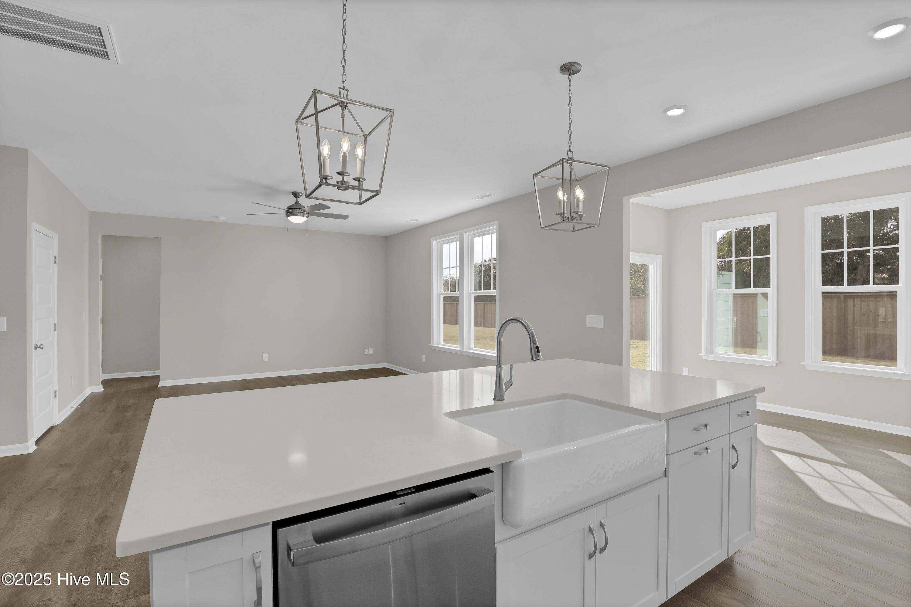 230 Planters Walk Hampstead, NC 28443 - Photo 11 of 39 Kitchen 3