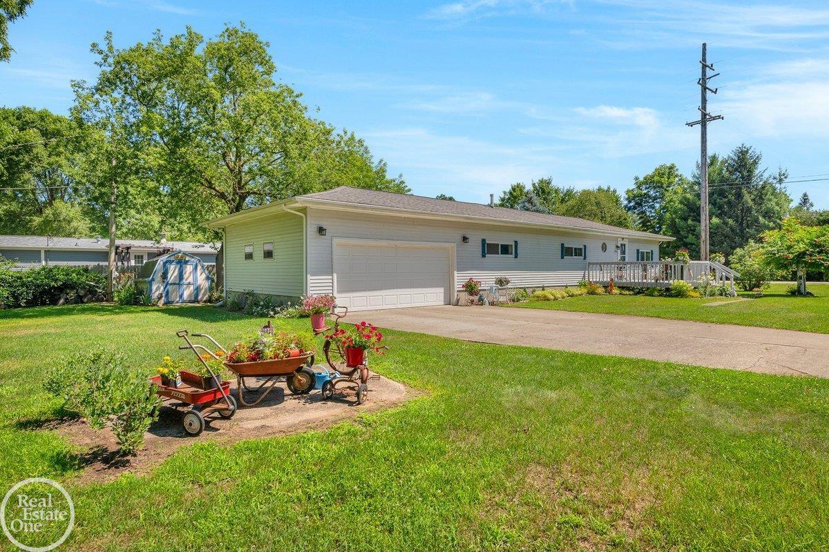 3756 Pine Road Fort Gratiot, MI 48059 - Photo 1 of 33 50184883-cb0cbfb8-c12f-4336-8041-5976a27bcc19.JPG