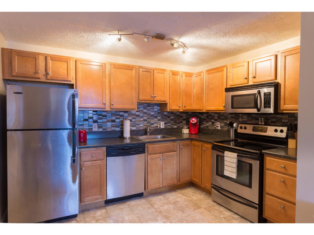 525 Calef Road, Unit 27 Manchester, NH 03103 - Photo 1 of 10