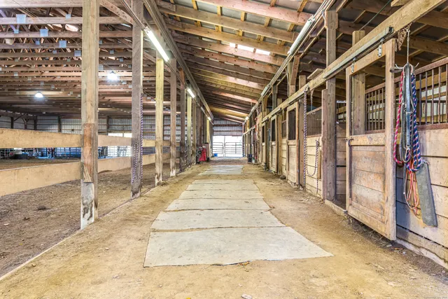 a picture of city view