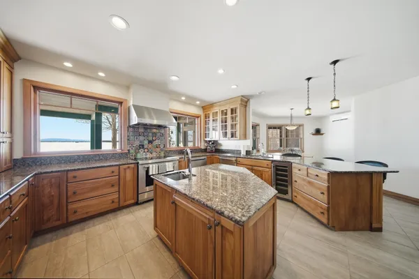 $3,300,000 | 316 South Street, South Hero, VT 05486