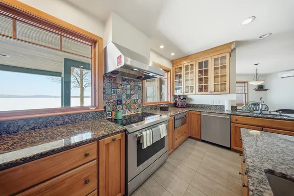 $3,300,000 | 316 South Street, South Hero, VT 05486