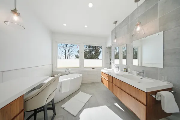 $3,300,000 | 316 South Street, South Hero, VT 05486