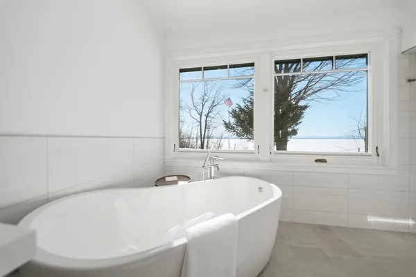 $3,300,000 | 316 South Street, South Hero, VT 05486