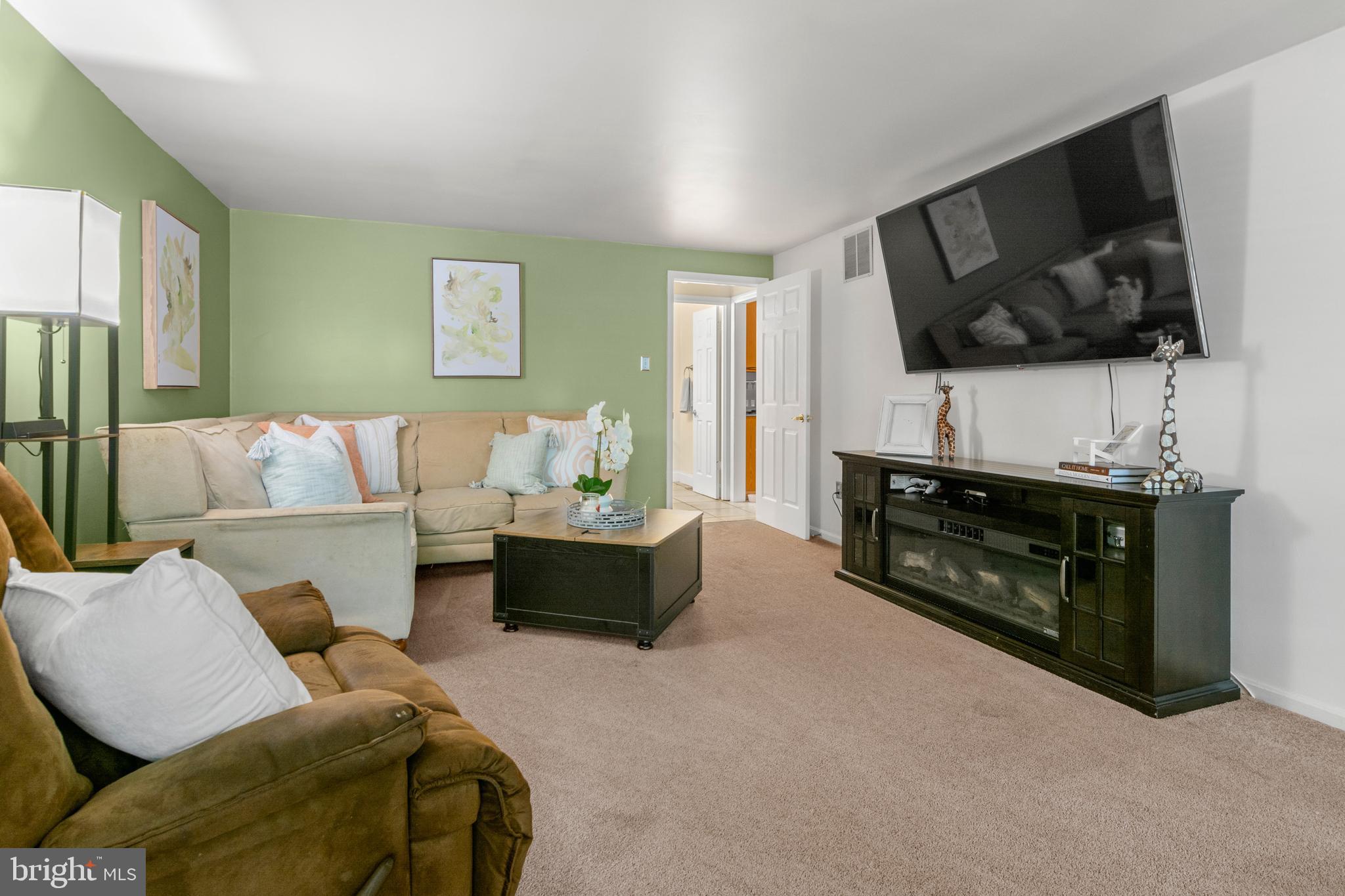 8489 Roberts Road Ellicott City, MD 21043 - Photo 16 of 42 Gallery Image 16