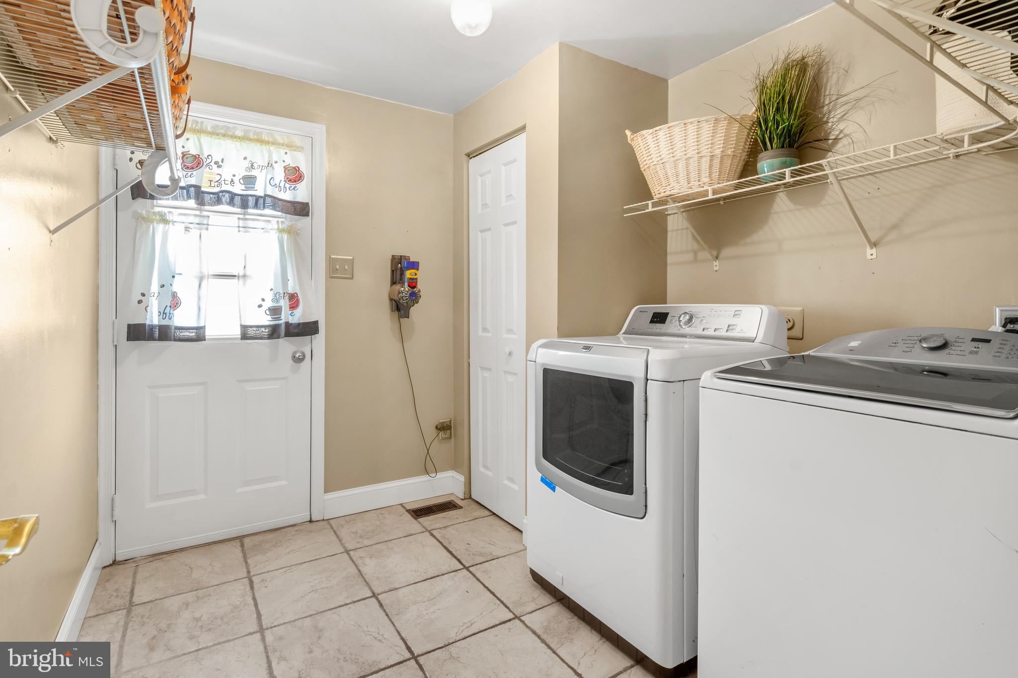 8489 Roberts Road Ellicott City, MD 21043 - Photo 18 of 42 Gallery Image 18
