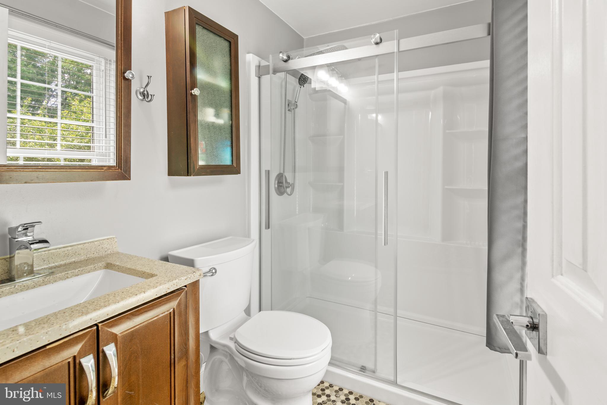8489 Roberts Road Ellicott City, MD 21043 - Photo 26 of 42 Primary Suite - Full Bath