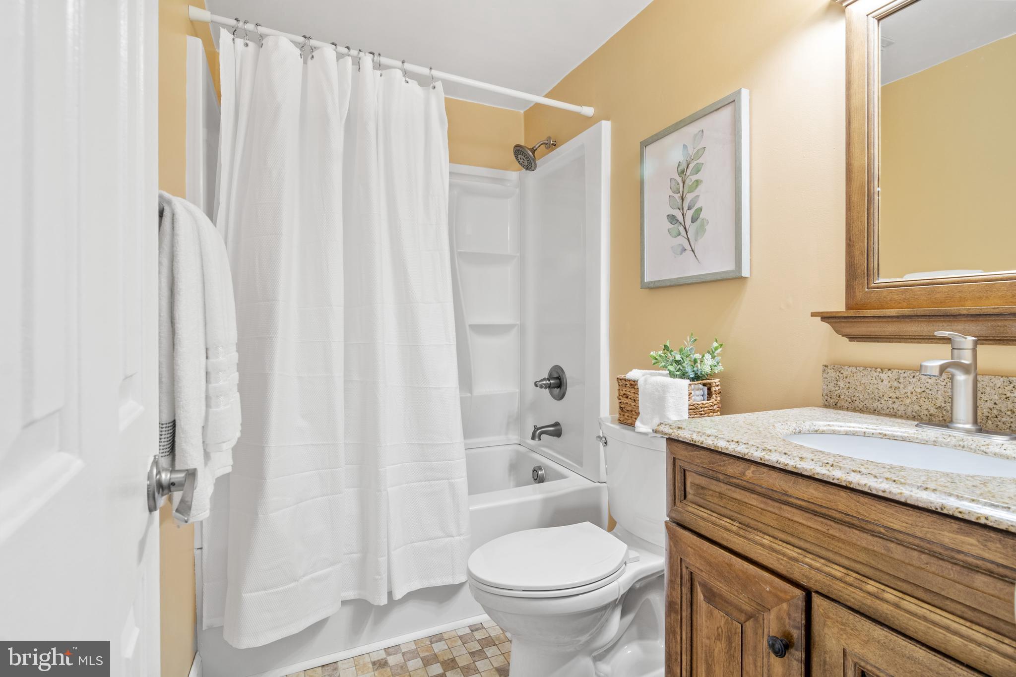 8489 Roberts Road Ellicott City, MD 21043 - Photo 30 of 42 Full Hall Bathroom