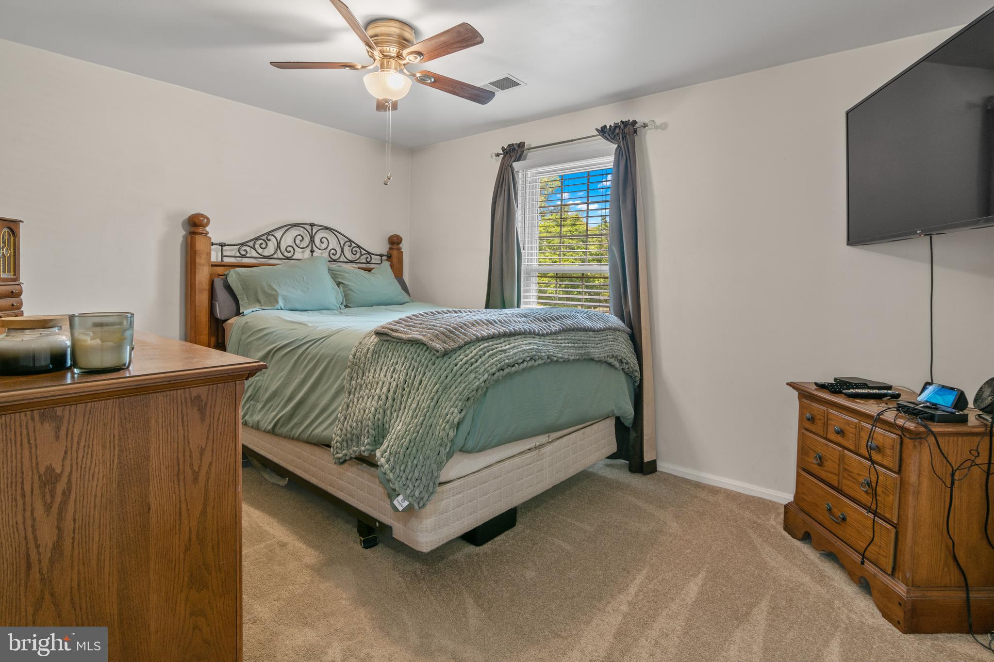 8489 Roberts Road Ellicott City, MD 21043 - Photo 31 of 42 Bedroom 3