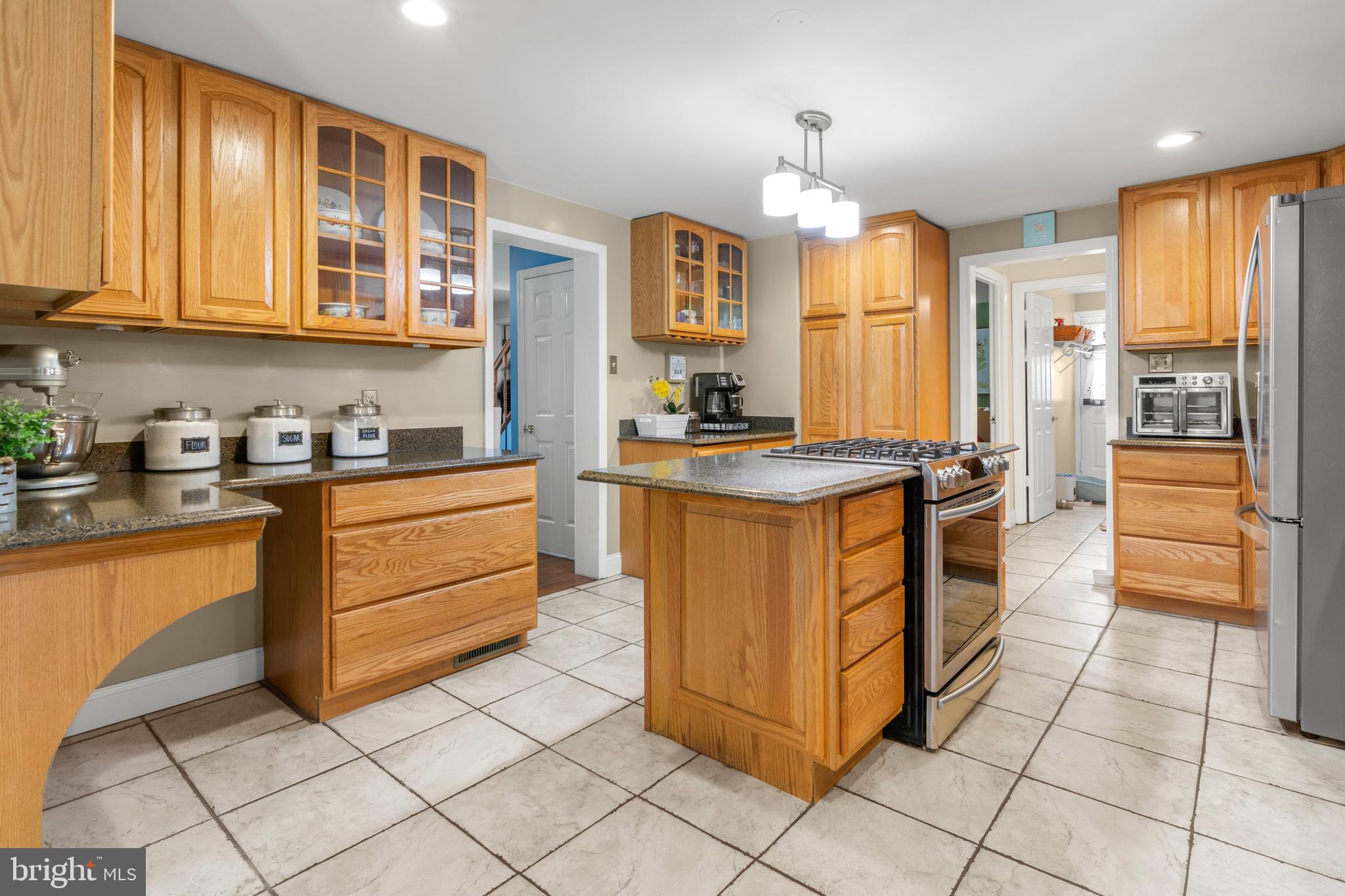8489 Roberts Road Ellicott City, MD 21043 - Photo 9 of 42 Gallery Image 9