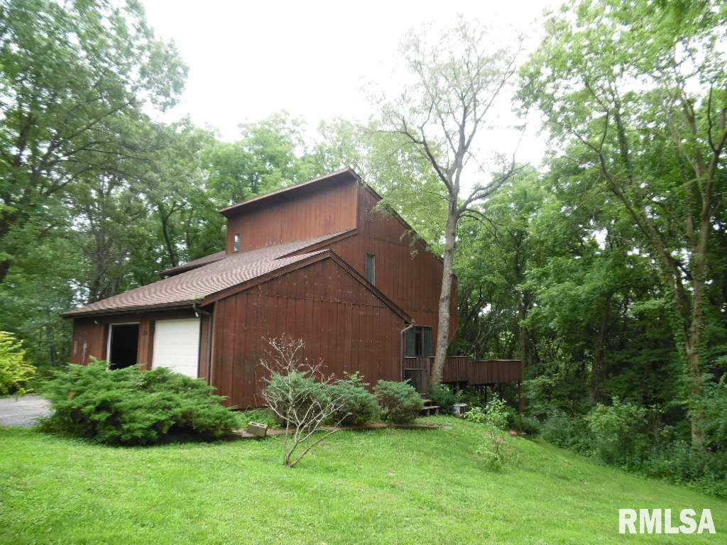 2705 Dunn Road Camanche, IA 52730 - Photo 2 of 15 Gallery Image 2