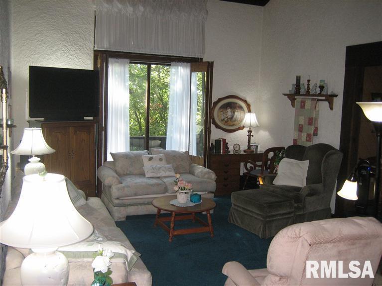 2705 Dunn Road Camanche, IA 52730 - Photo 3 of 15 Gallery Image 3