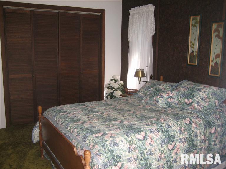 2705 Dunn Road Camanche, IA 52730 - Photo 9 of 15 Gallery Image 9