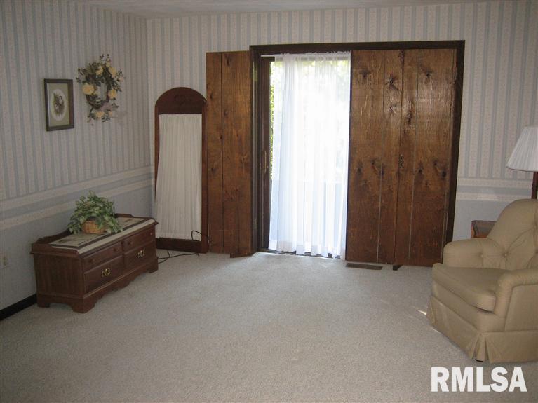 2705 Dunn Road Camanche, IA 52730 - Photo 10 of 15 Gallery Image 10