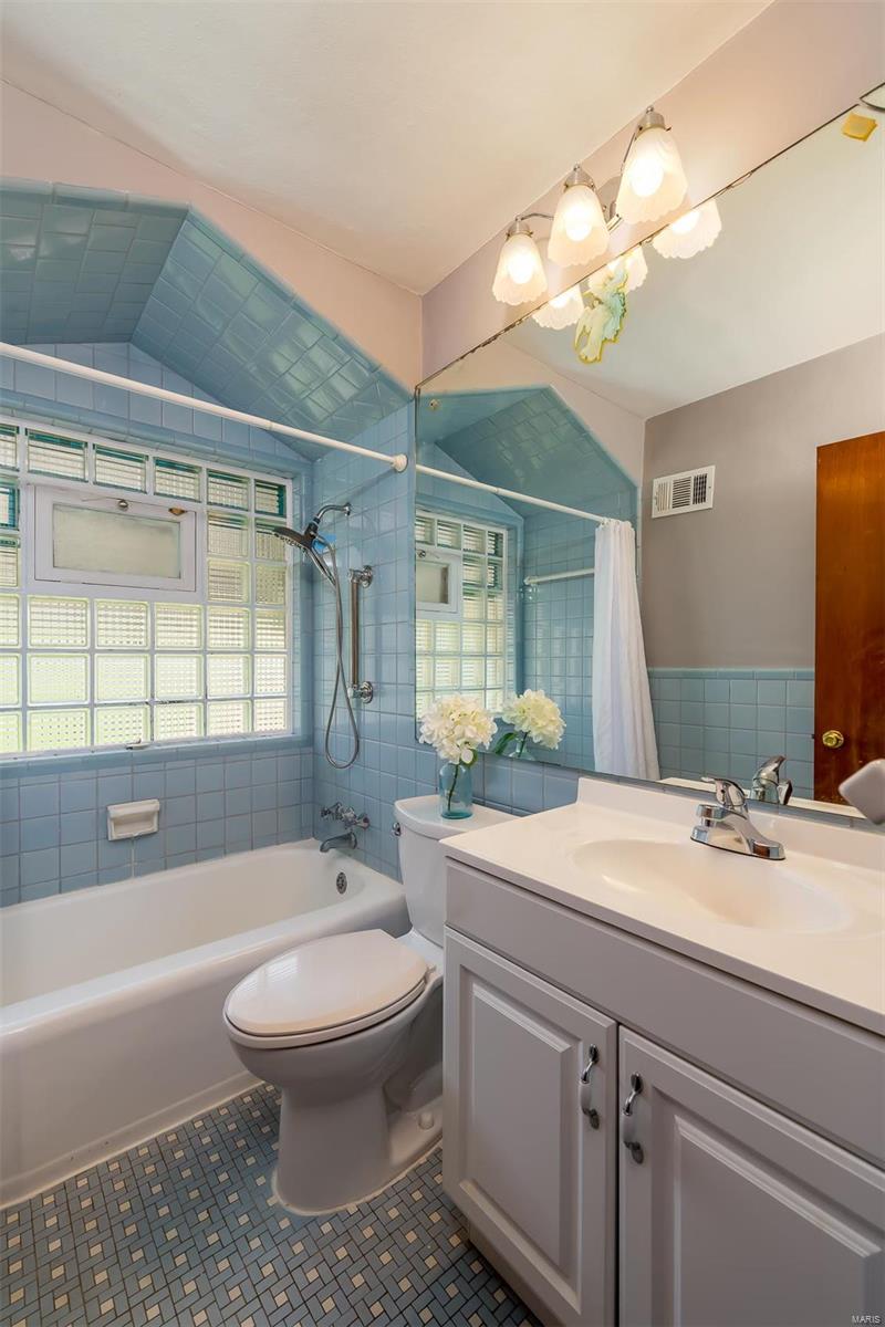 8605 MacKenzie Road St. Louis, MO 63123 - Photo 13 of 21 Gallery Image 13