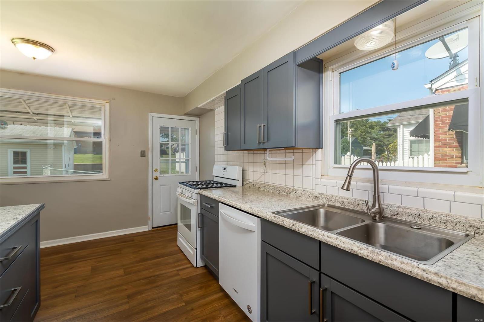 8605 MacKenzie Road St. Louis, MO 63123 - Photo 8 of 21 Gallery Image 8