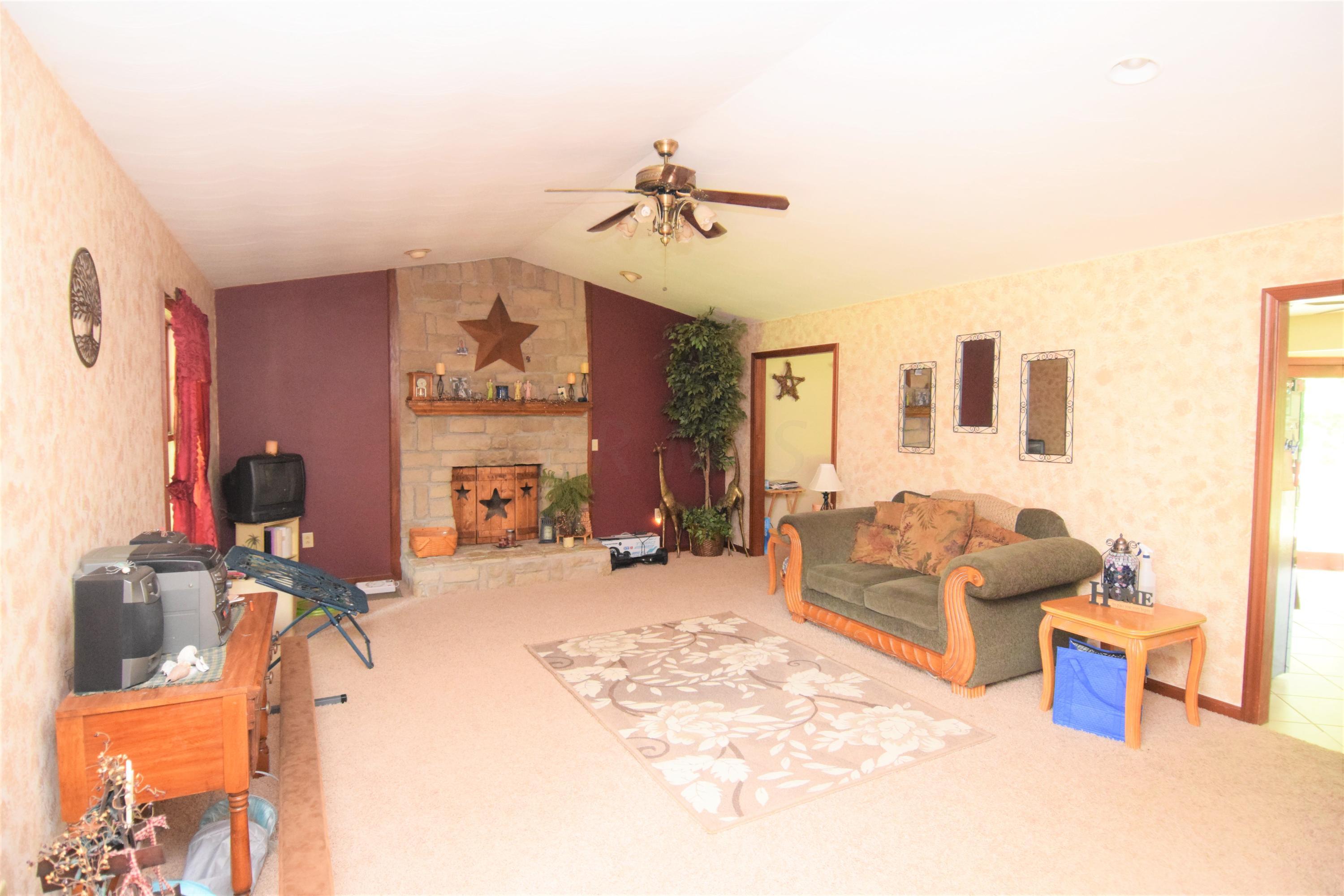 6710 Hopewell Church Road Southwest Lancaster, OH 43130 - Photo 4 of 65 Gallery Image 4