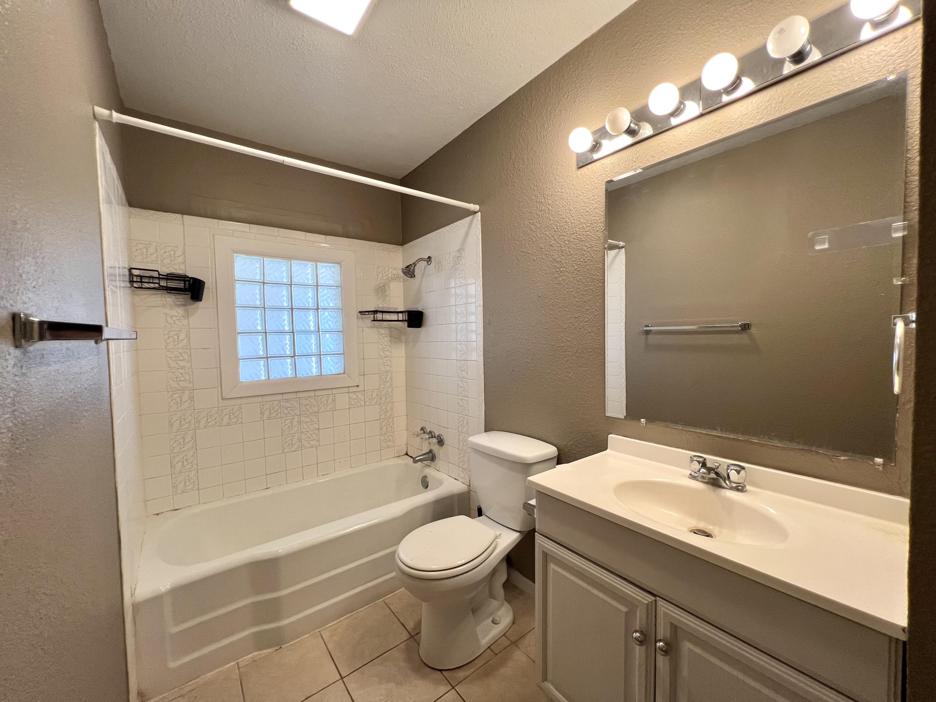 3212 47th Street Lubbock, TX 79413 - Photo 13 of 20 IMG_9693