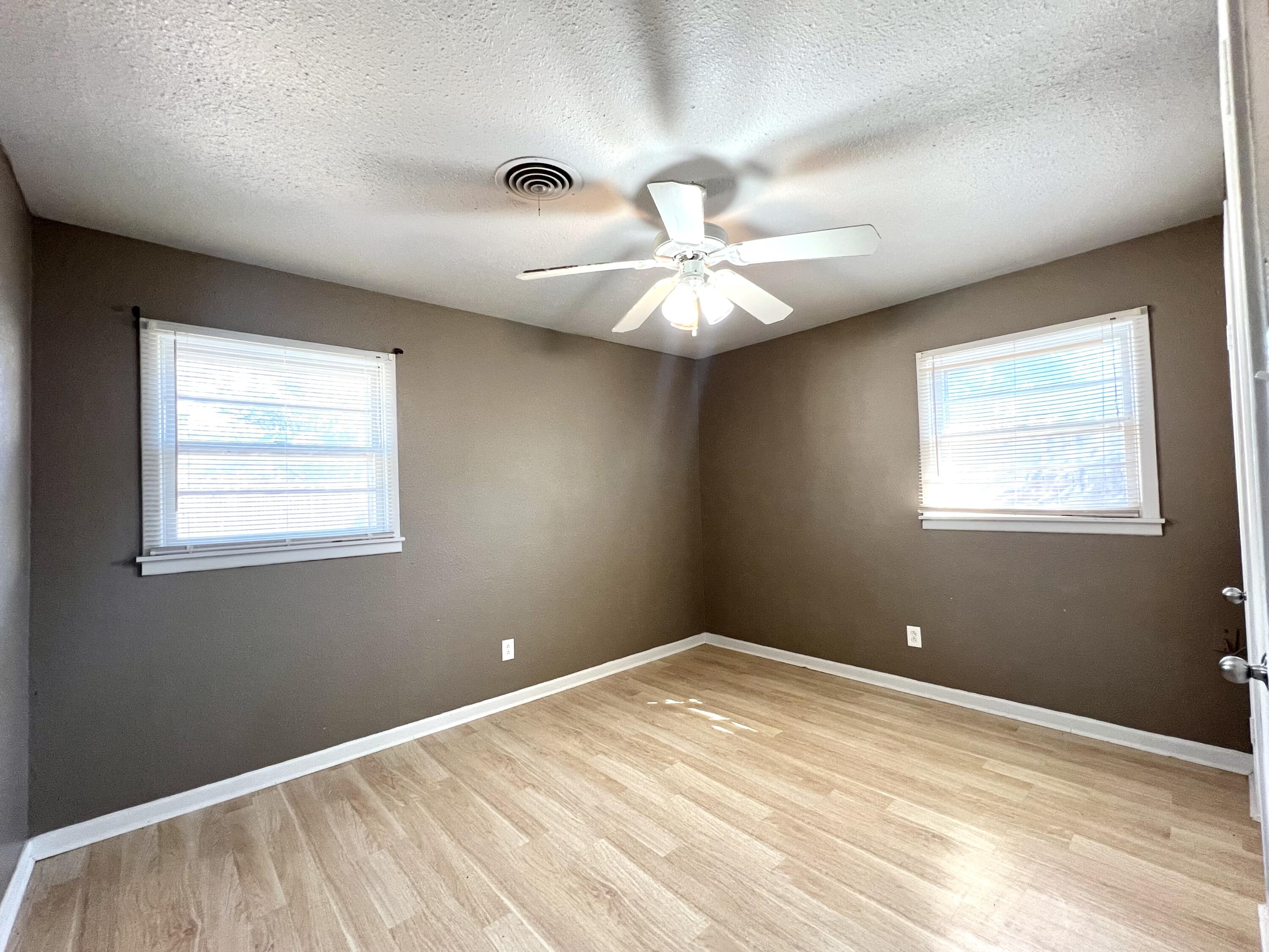 3212 47th Street Lubbock, TX 79413 - Photo 16 of 20 IMG_9695