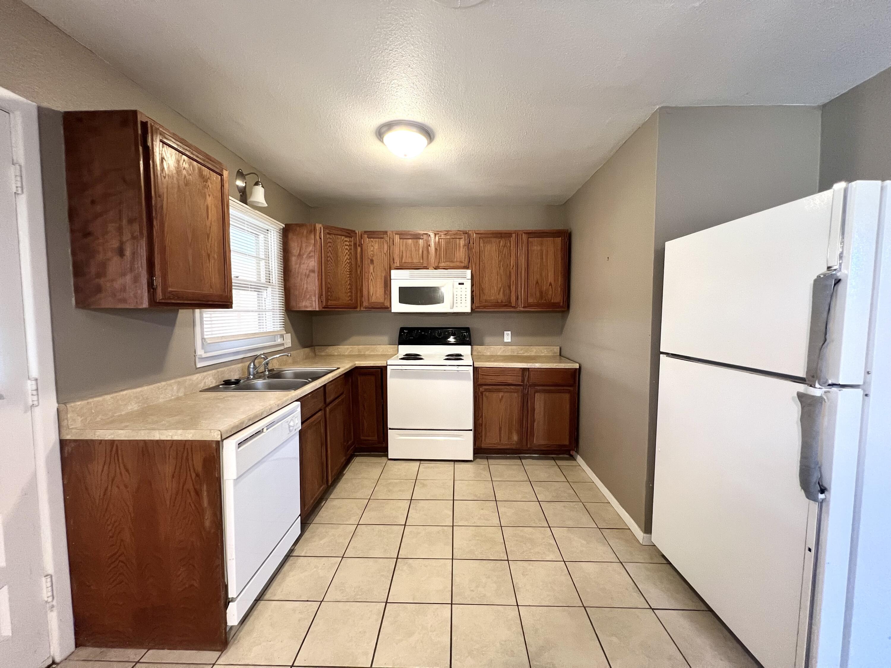 3212 47th Street Lubbock, TX 79413 - Photo 6 of 20 IMG_9688