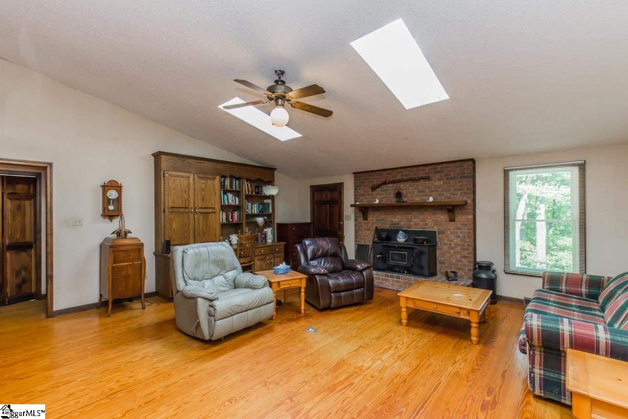 136 Wheeler Street Duncan, SC 29334 - Photo 2 of 30 Gallery Image 2