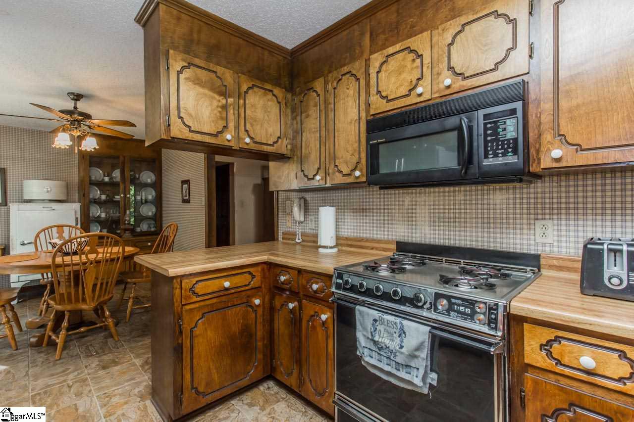 136 Wheeler Street Duncan, SC 29334 - Photo 4 of 30 Gallery Image 4