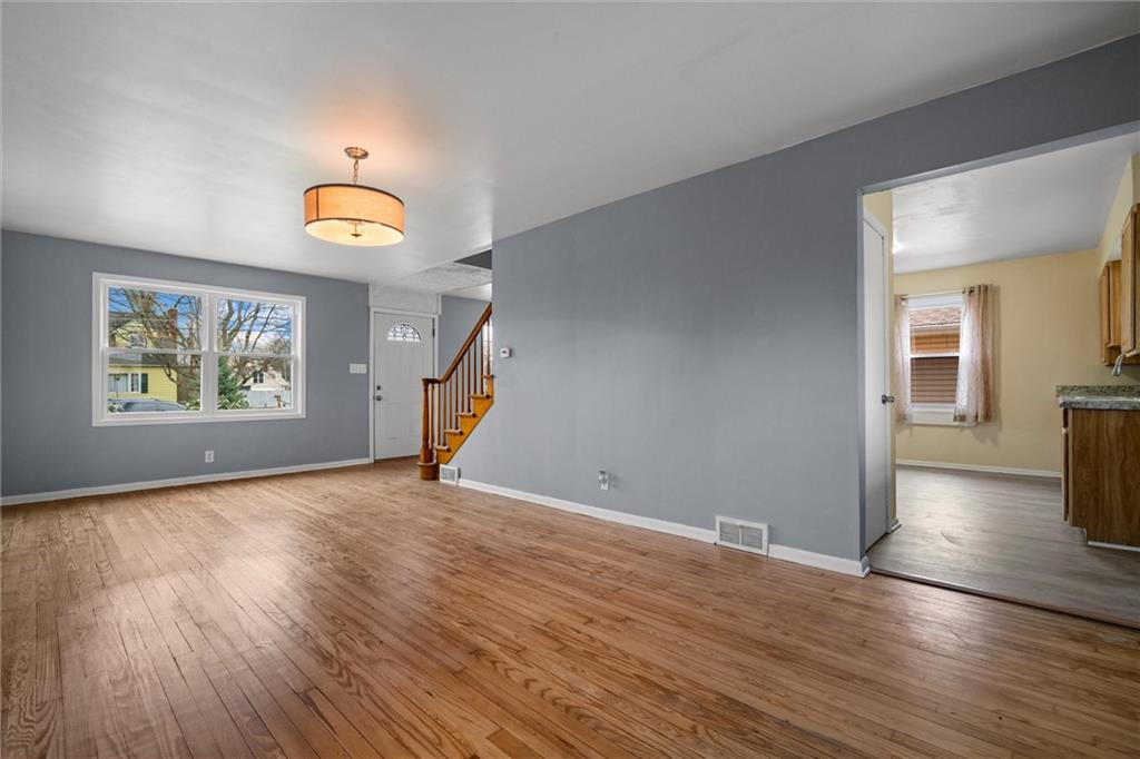 1908 Haywood Street Farrell, PA 16121 - Photo 4 of 20