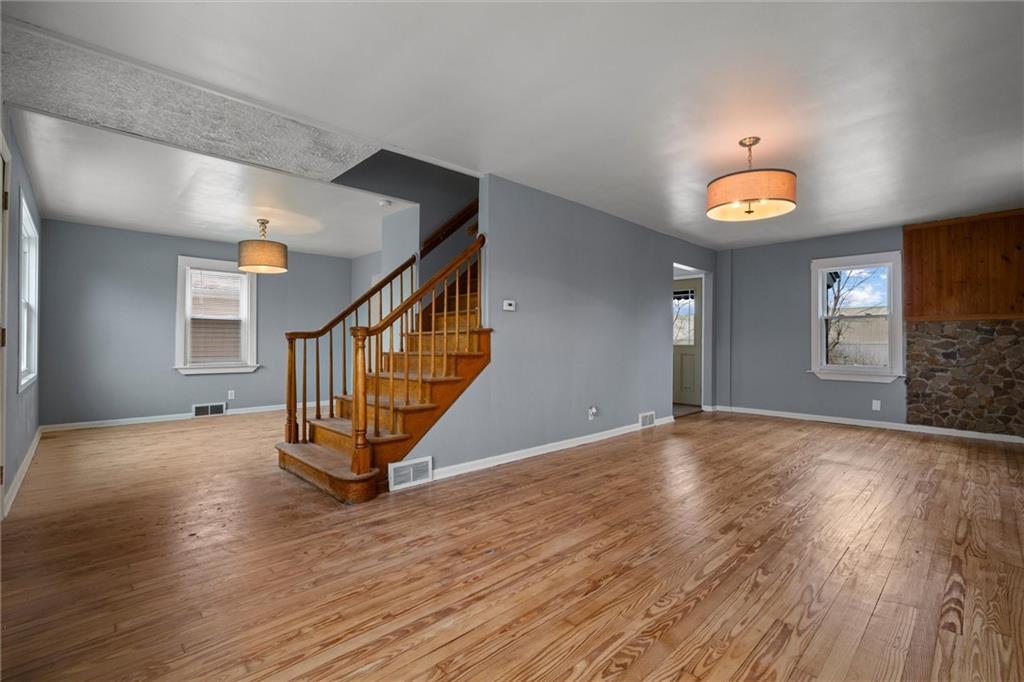 1908 Haywood Street Farrell, PA 16121 - Photo 6 of 20