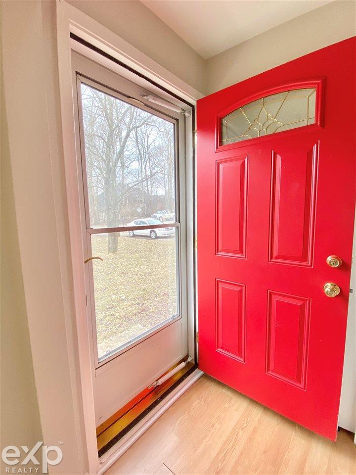 620 Helmand Street Rochester, MI 48307 - Photo 10 of 27 50067592-9.JPG