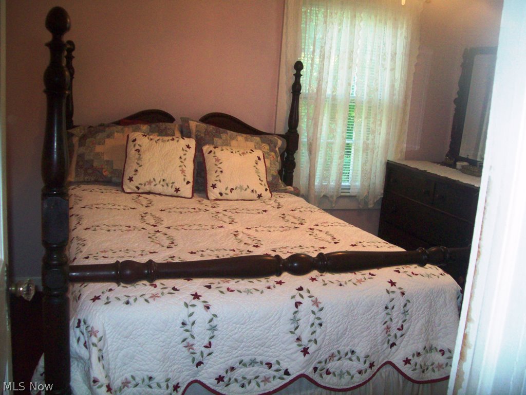 2736 Rockefeller Road Willoughby Hills, OH 44092 - Photo 14 of 22 FIRST FLOOR BEDROOM 1