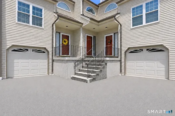 $240,000 | 10 Taft Pointe, Unit 8, Waterbury, CT 06708