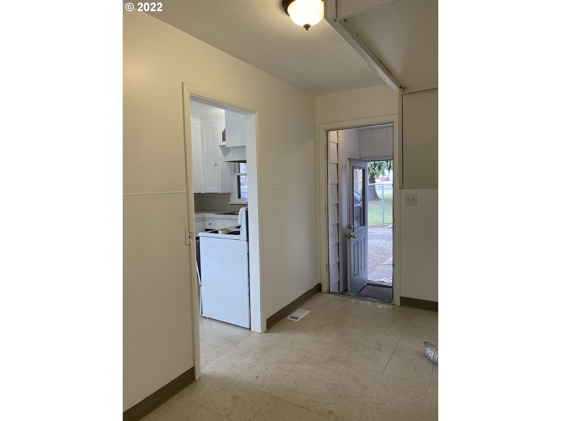 15725 Southeast Stark Street Portland, OR 97233 - Photo 23 of 28