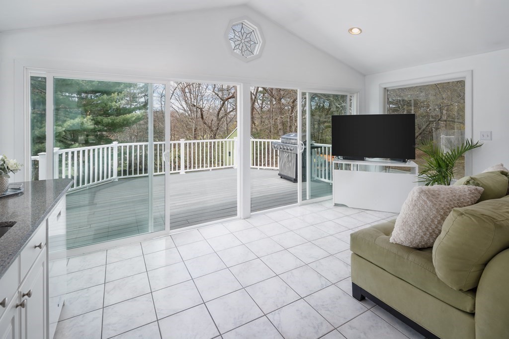 40 Catherine Drive Peabody, MA 01960 - Photo 12 of 31