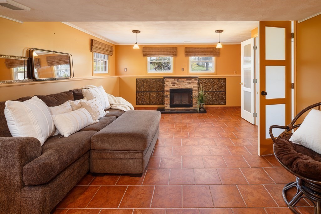 40 Catherine Drive Peabody, MA 01960 - Photo 28 of 31