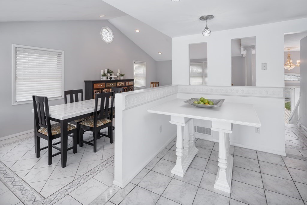 40 Catherine Drive Peabody, MA 01960 - Photo 8 of 31