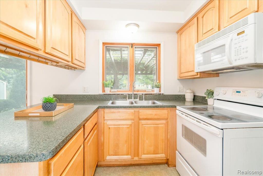 11519 Fisher Road Belleville, MI 48111 - Photo 11 of 47 Gallery Image 11