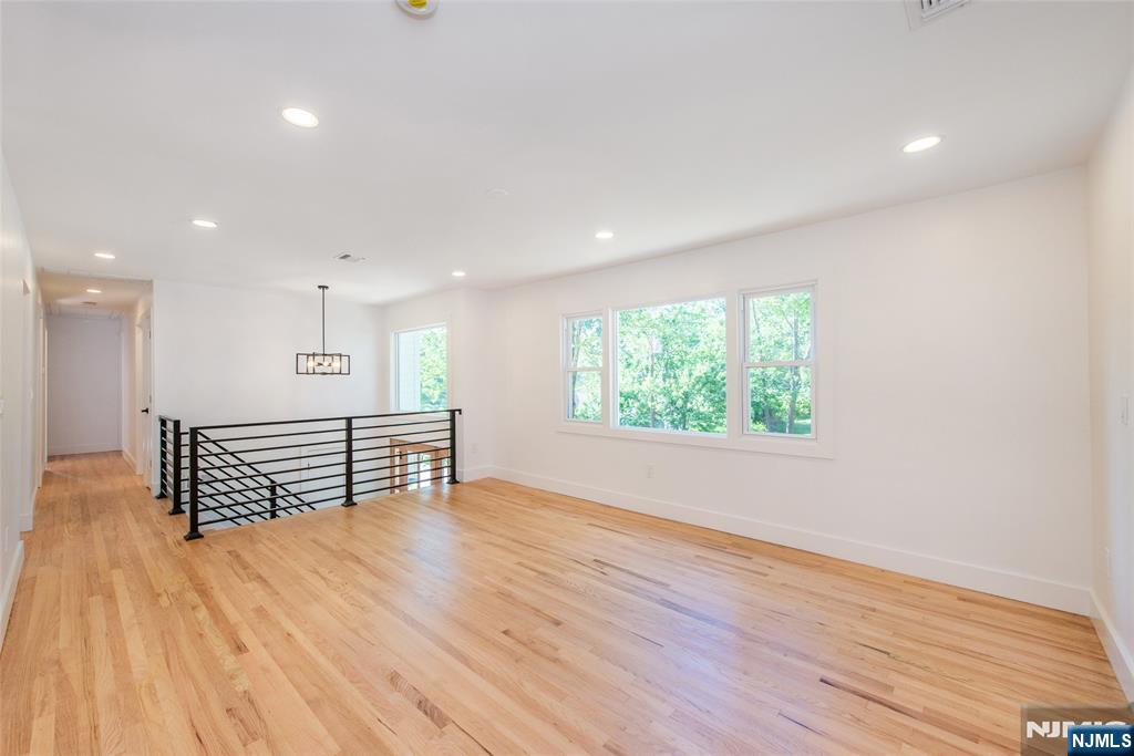 13 Arverne Road West Orange, NJ 07052 - Photo 2 of 23