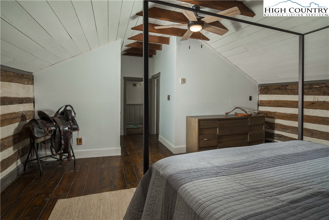 1534 Highway 194 Boone, NC 28607 - Photo 28 of 50 a bedroom with a bed and a table