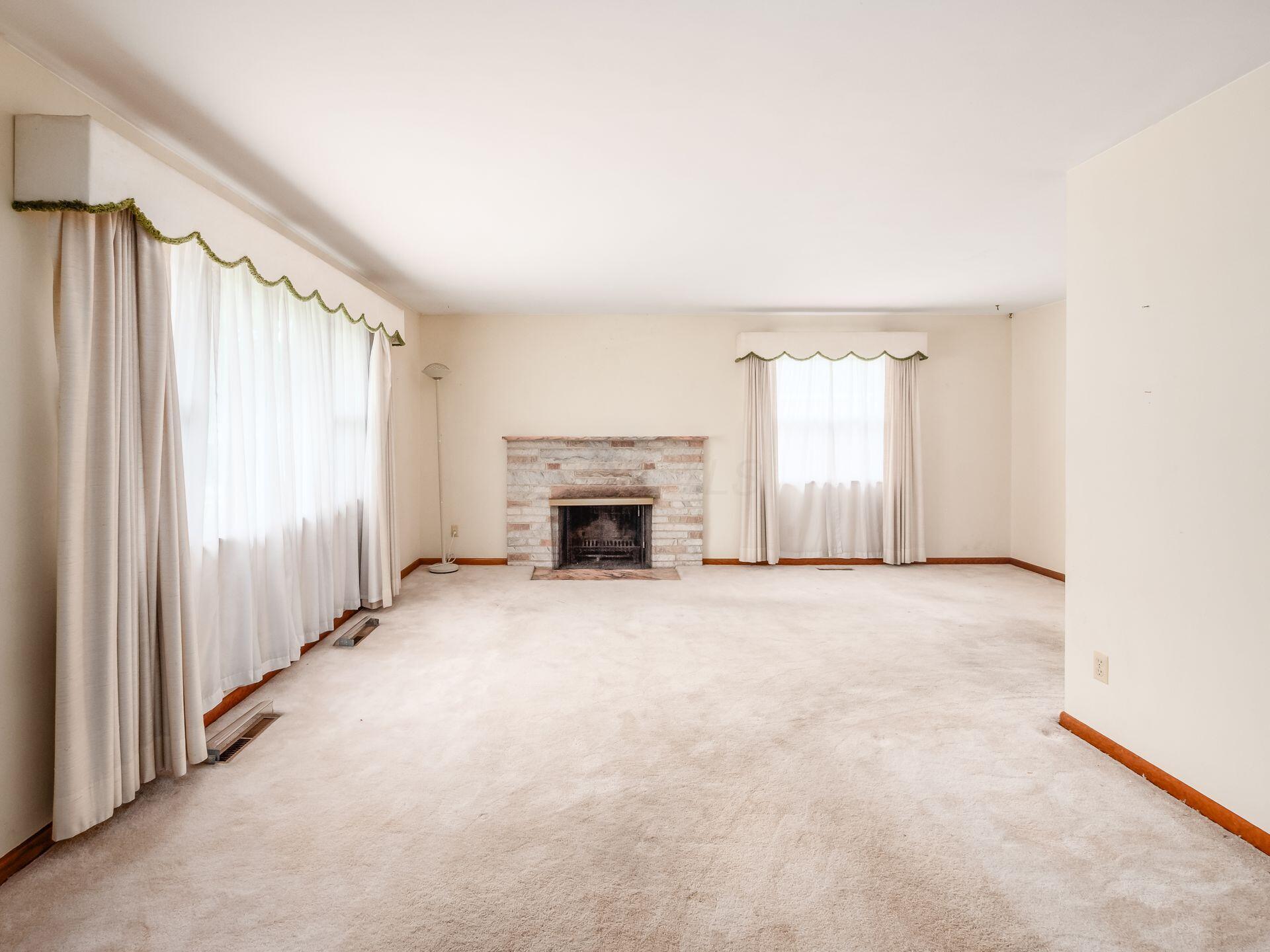 380 Topsfield Road Columbus, OH 43228 - Photo 11 of 42