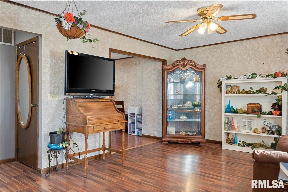 66 Buckingham Road Chatham, IL 62629 - Photo 5 of 32 Gallery Image 5