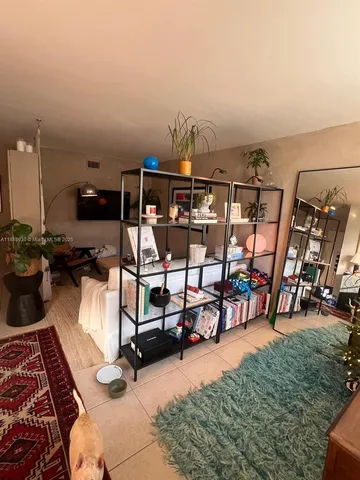 $360,000 | 360 Meridian Avenue, Unit 4C, Miami Beach, FL 33139