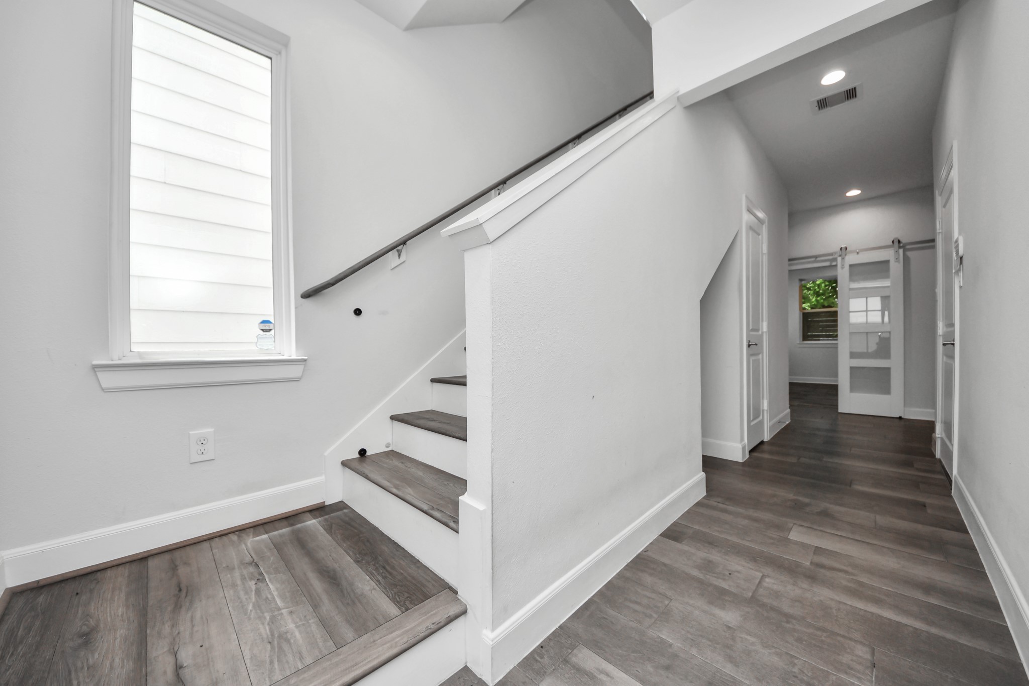 9577 Neuens Road, Unit B Houston, TX 77080 - Photo 4 of 32
