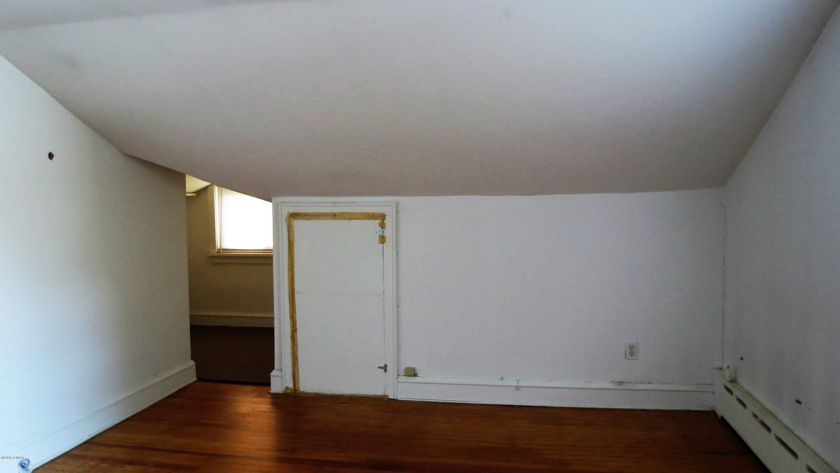1343 Rt 507 Greentown, PA 18426 - Photo 8 of 10