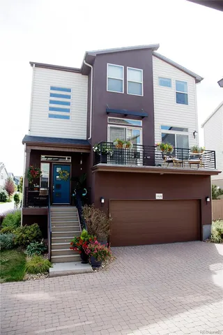 a view of a house with outdoor space