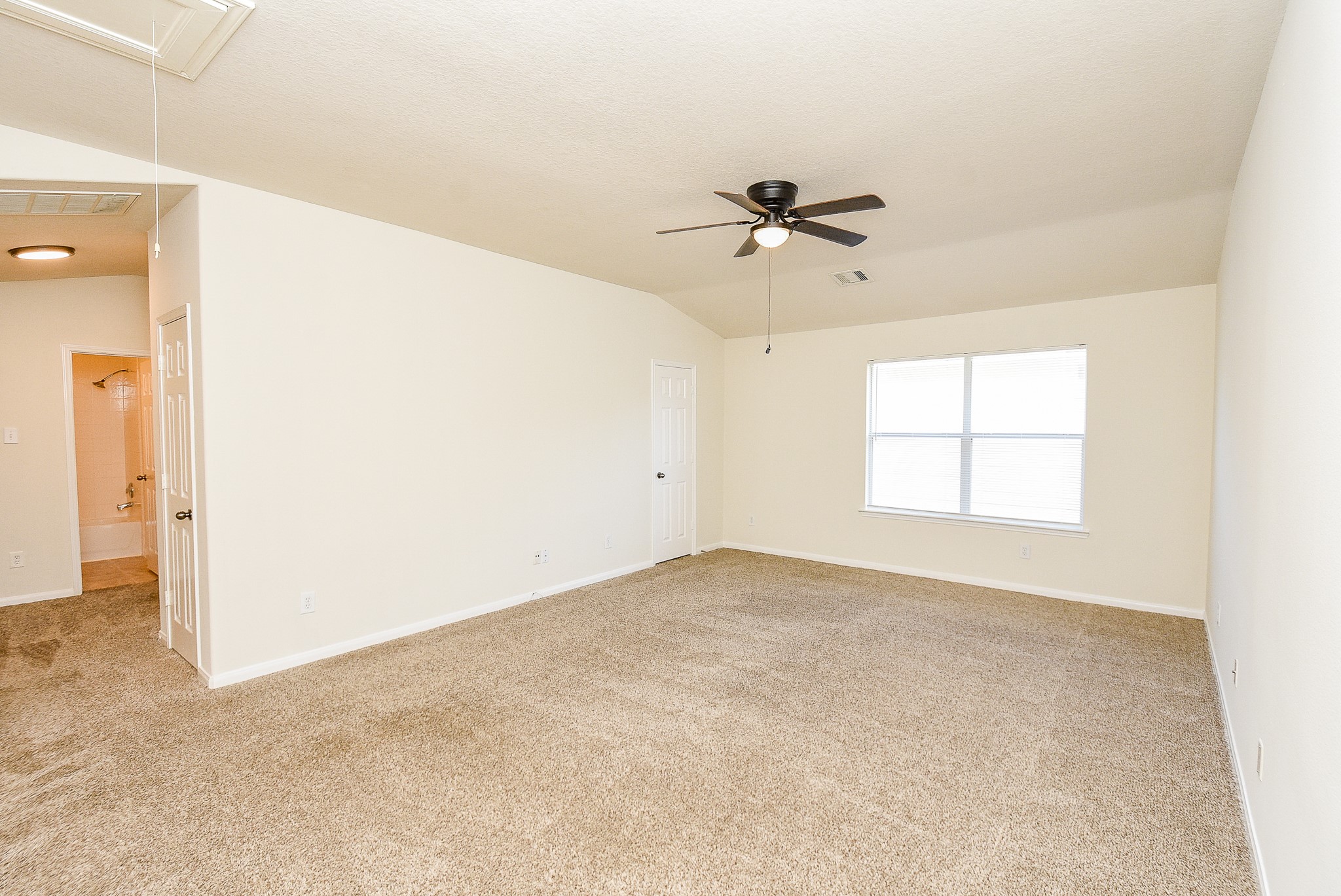 32406 Cross Spring Park Lane Conroe, TX 77385 - Photo 24 of 32 a view of empty room with ceiling fan